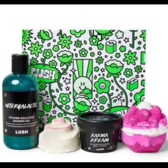 NEW Lush Cosmetics Nov 2023 Kitchen Box Intergalactic Comforter Karma Mrs Whippy - Picture 2 of 7